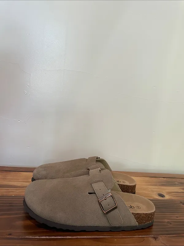 Genuine Suede Clogs by Qomfort Unisex Size 44 Women’s Size 11.5-12 Men’s 10-10.5 - Image 7