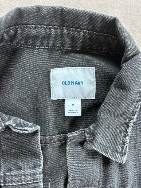 Old Navy Faded Black Denim Jacket - Image 3