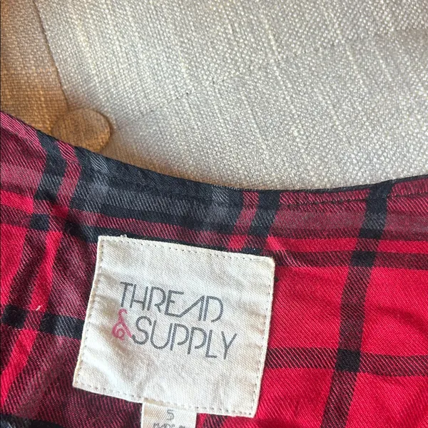 Thread & Supply Red Black Plaid Peplum LS Blouse Size Small - Image 3