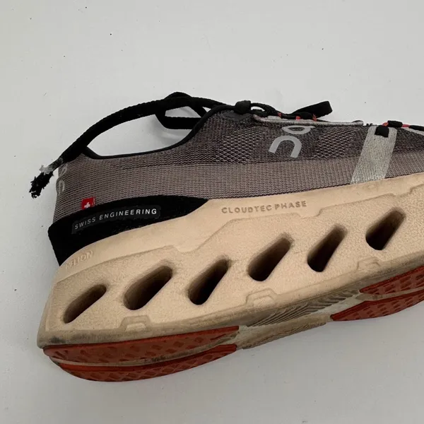 On Cloudsurfer Grey Black Running Shoe Right Shoe Only Womens 6 - Image 10