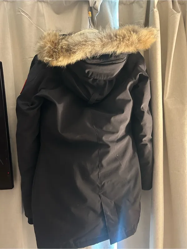 Navy Blue Canada Goose Jacket - Image 5