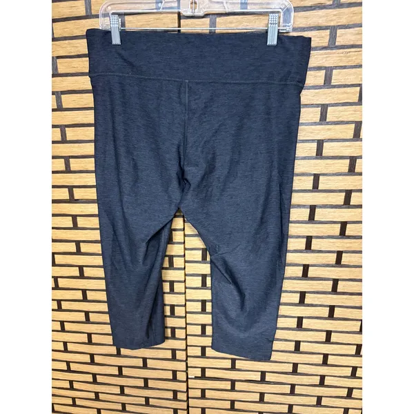 PINK Vicotrias Secret The Ultimate Yoga‎ Gray Crops Size Large - Image 2