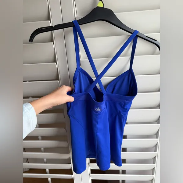 ALO Yoga Vibrant Blue Workout Tank Top sz S - Image 2