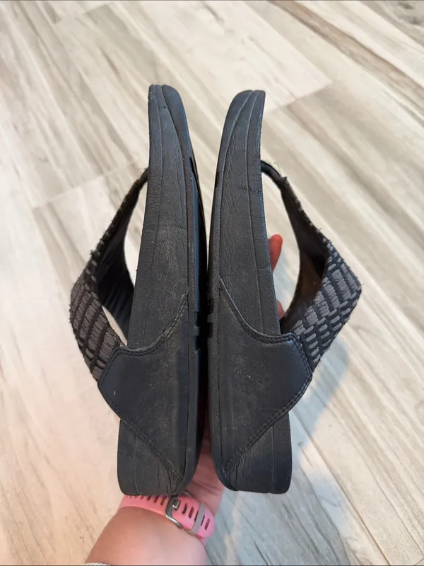 FitFlop Flip Flops Black Size 8.5 - Image 6