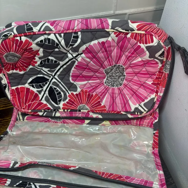 Vera Bradley Travel/Cosmetic Carrier‎ - Image 10