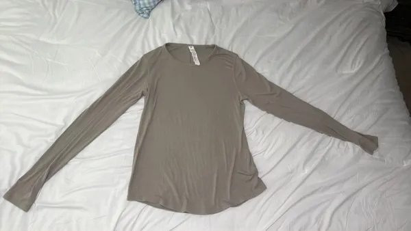 Lululemon Hold Tight Long Sleeve - Image 4