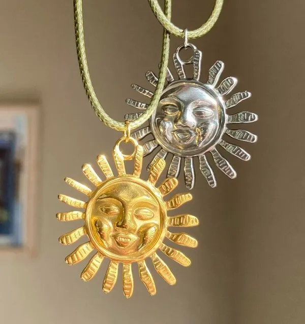 Handmade gold tone stainless steel sun boho retro vintage style necklace☀️ - Image 8