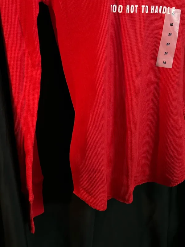 Old Navy Women Red Waffle Knit Gingerbread Too Hot To Handle Thermal Top MD NWT - Image 7