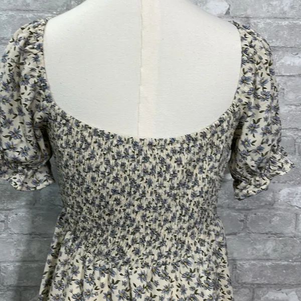 Better Be Floral Mini dress with Puff Sleeves - Image 5
