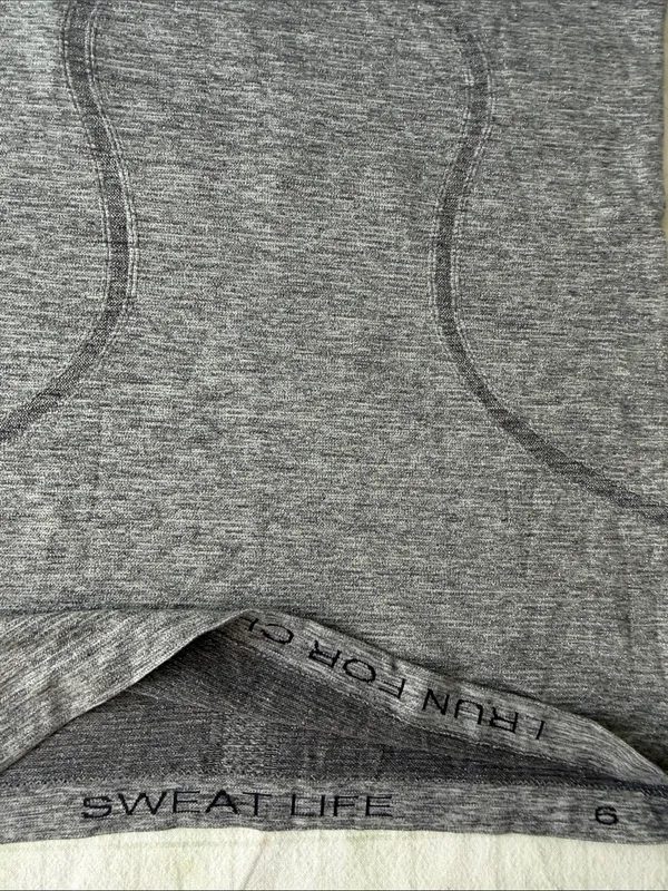 Lululemon Women’s Gray Racerback Active Tank Top - Image 4