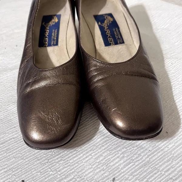 Joel Parker Italy Bronze Metallic Leather Block Heel Pumps Greek Key Detail sz 5 - Image 6