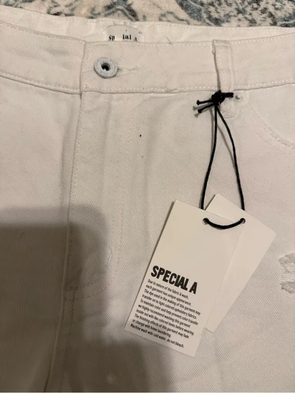 White Distressed Denim Shorts with Frayed Hem - Image 3