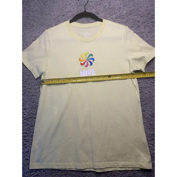 Nike Women's Embroidered Rainbow Pinwheel Logo T-Shirt Yellow Size M - Image 4