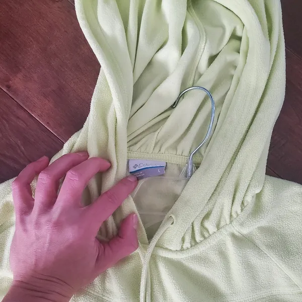 Columbia fleece with hood size large in grinish/yellow color. Very warm - Image 5