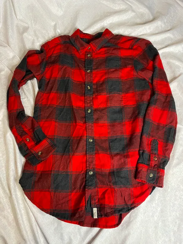 Red and black boyfriend fit flannel - Image 4