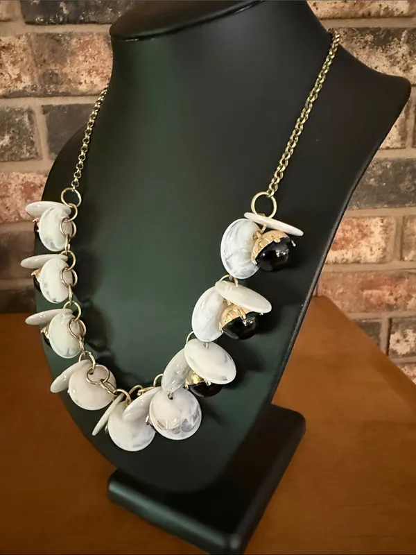 INC International Concepts Statement Black and White flower necklace - Image 2