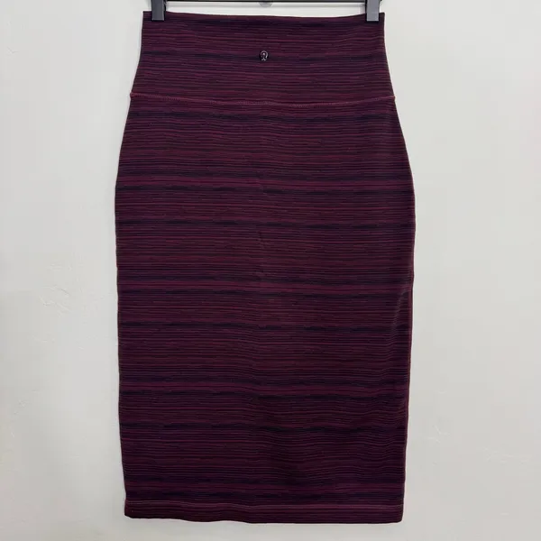 Lululemon Tube And From Skirt Cyber Red Grape Bordeaux Drama Size 6 - Image 3
