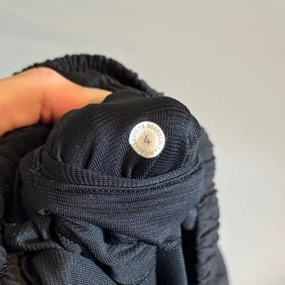 Lululemon Hotty Hot 4" High-Rise  - Image 5