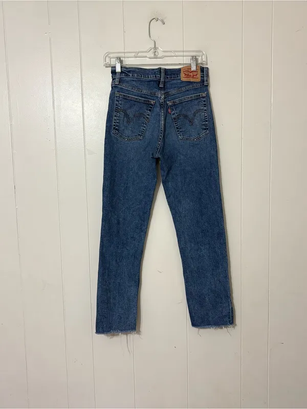 Levi’s Wedgie Straight Jeans Womens 26 High Rise Distressed Raw Hem Blue - Image 5