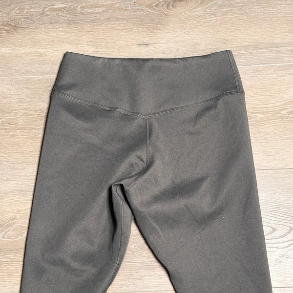Nike Therma-FIT Womens Medium Gray Athletic‎ Leggings Dri-FIT Athleisure - Image 4