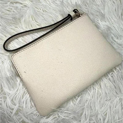 COACH White Zip Wristlet - Image 2