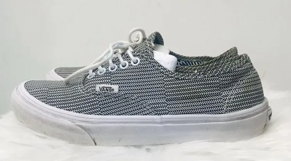 VANS TC6D Black & White Geometric Chevron Pattern sz 8 - Image 9