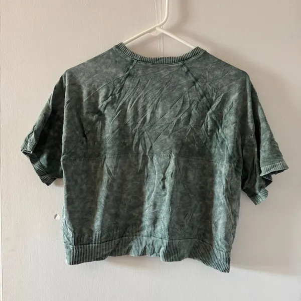 Zyia Green Cropped  Tee - Image 2