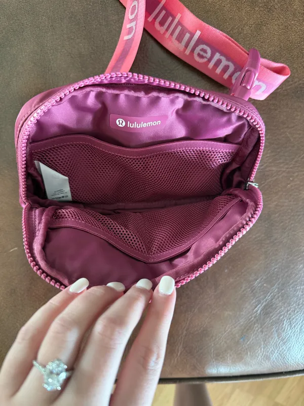 Lululemon Belt Bag Everywhere 1L - Image 2