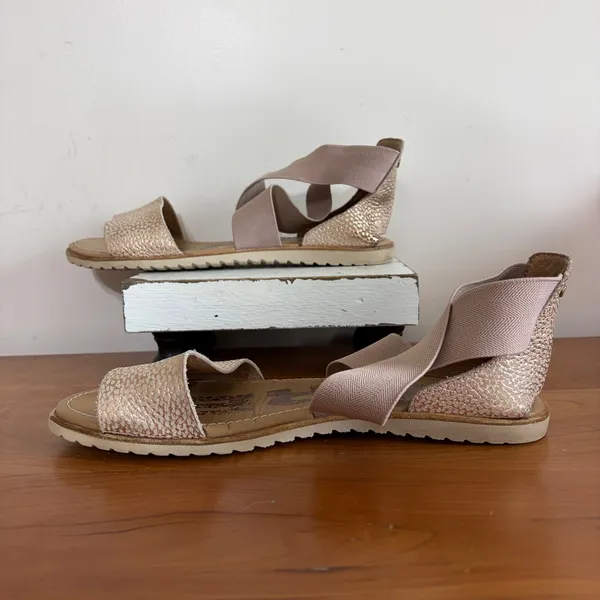 Sorel Ella Sandal Rose Gold Metallic Leather‎ Elastic Cross Strap LL5344-664 9 - Image 3