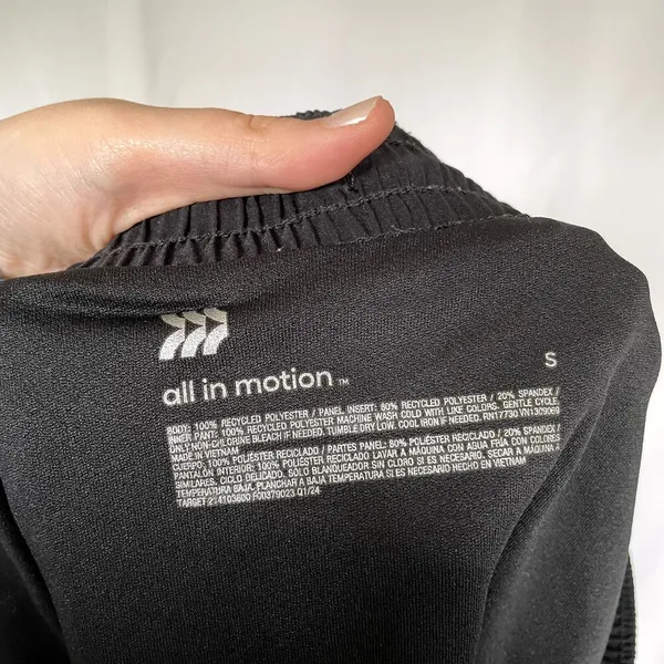 All in motion black athleisure summer shorts zip up‎ pocket women's size small - Image 7