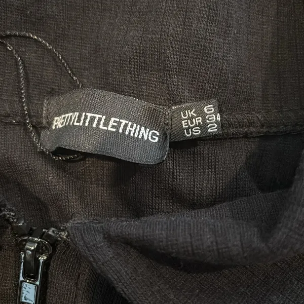 PrettyLittleThing Black Ribbed Zip-Up Top - Image 3