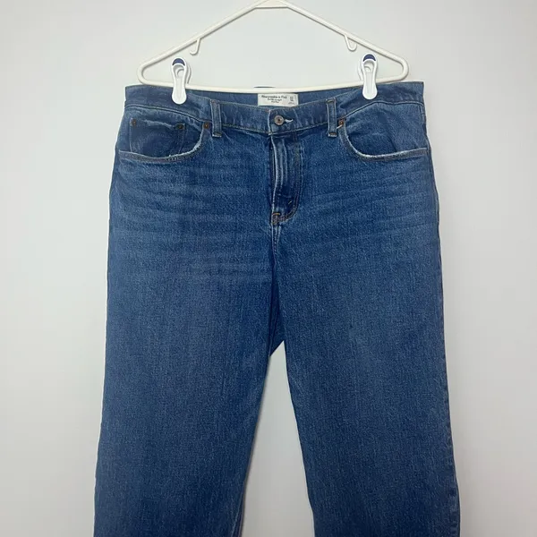 Abercrombie & Fitch Blue The '90s Straight Mid Rise Jeans Size 32/14S Curve Love - Image 4