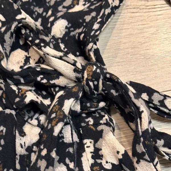 Free People All The‎ Right Ruffles Black Raven Floral Shorts Romper XS XSmall - Image 5