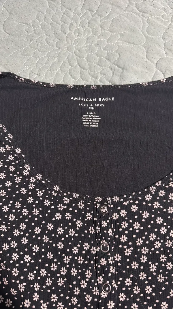 American Eagle Black Floral Top - Image 7