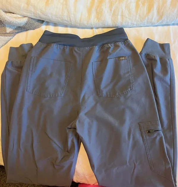 FIGS Scrubs Set - Image 4