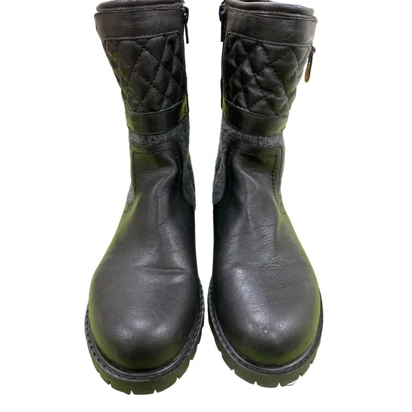 Guess Women's Black Combat Boots Size 9.5M in great shape. SKU 973 - Image 2