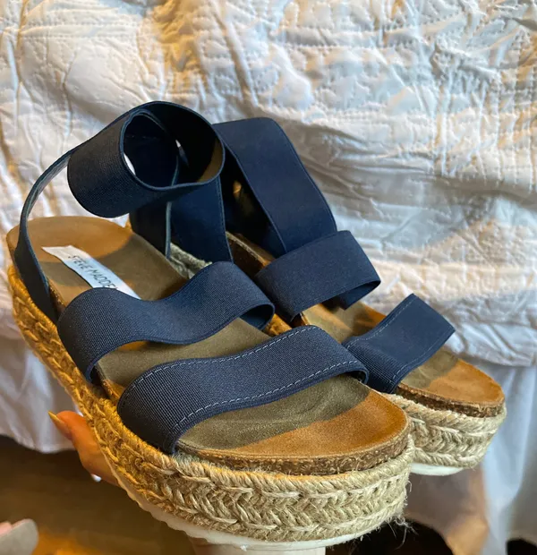Steve Madden Navy Blue Platform Sandals - Image 2