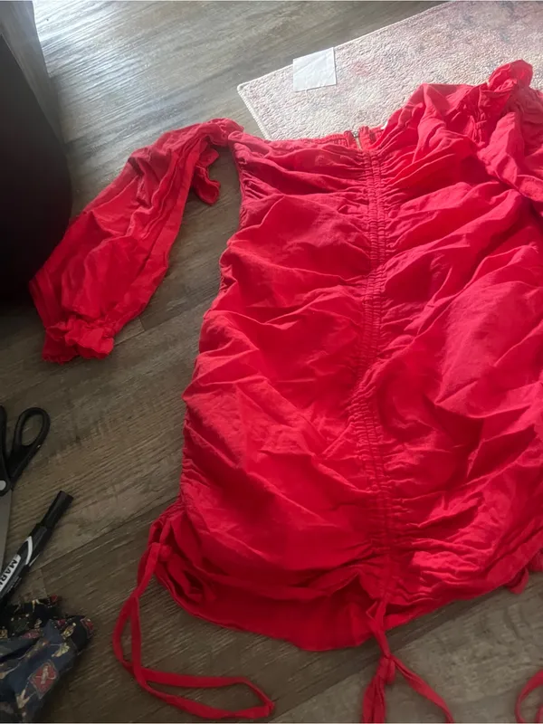 O. Vianca Red Ruched off the shoulder mini dress - Image 4