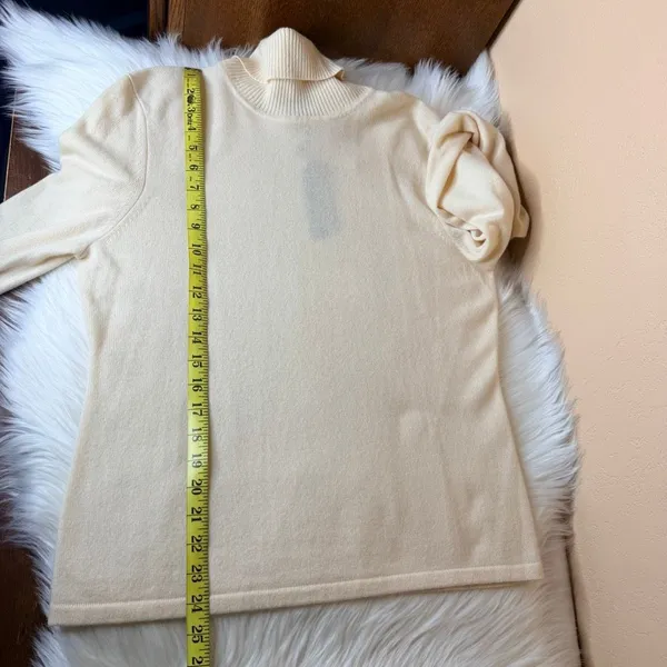 Only Mine Ivory 100% Cashmere Turtleneck Sweater Size Large - Image 5