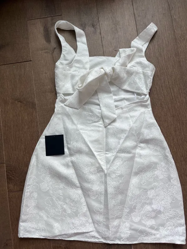 White Lulus Dress Mini - Image 2
