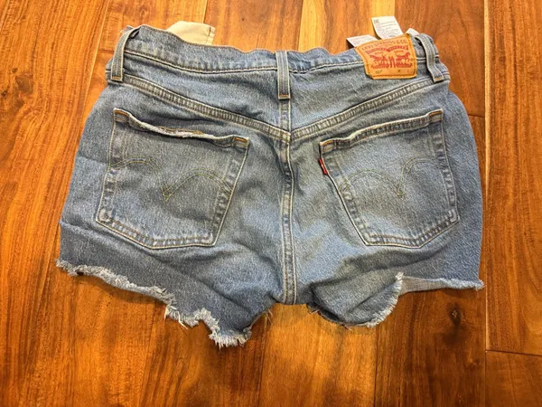 Levi’s Shorts - Image 2