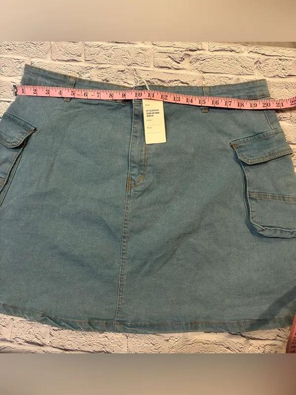 Daisy‎ Light Blue Denim Skirt with Yellow Brand Tag - Image 6