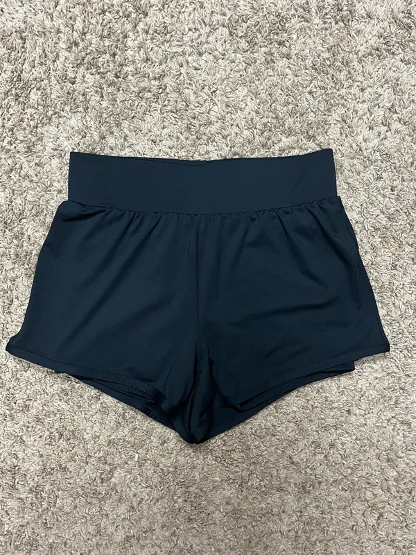 Fabletics Olesia Shorts - M - Image 6