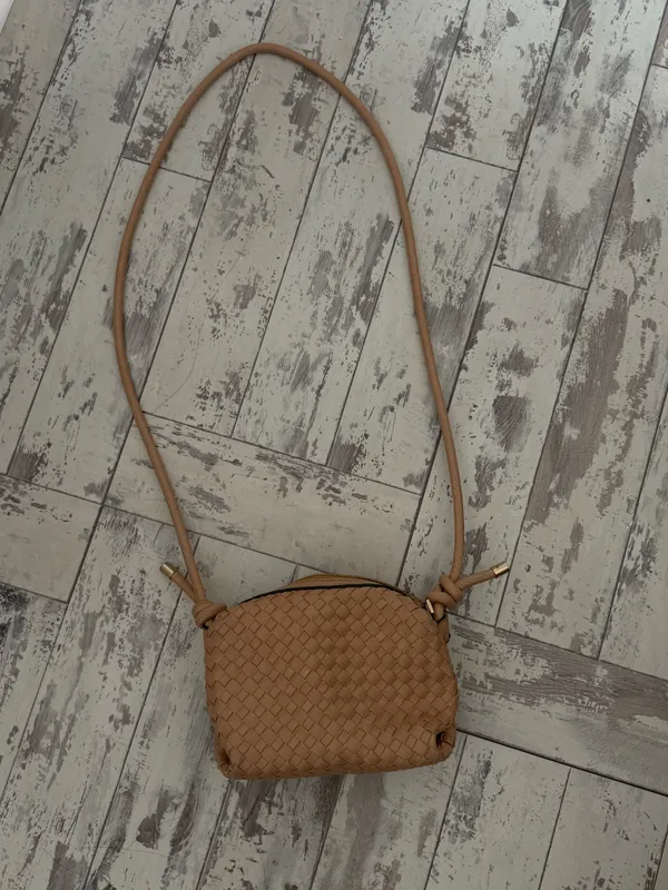 tan crochet purse - Image 2