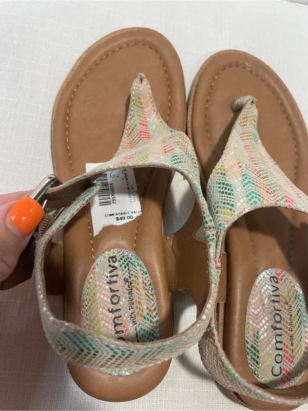COMFORTIVA Women's Size 6.5 DAFNEY Leather Thong Sandal GREEN/MULTI - Image 5