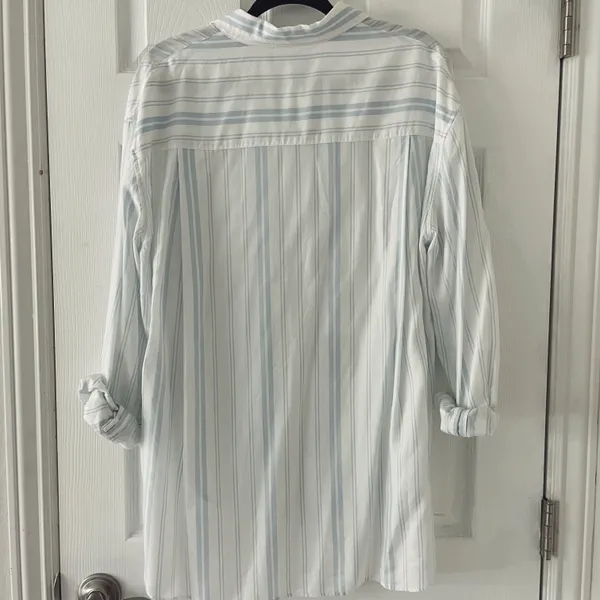 Aritzia Babaton Oversized Button Up - Image 3