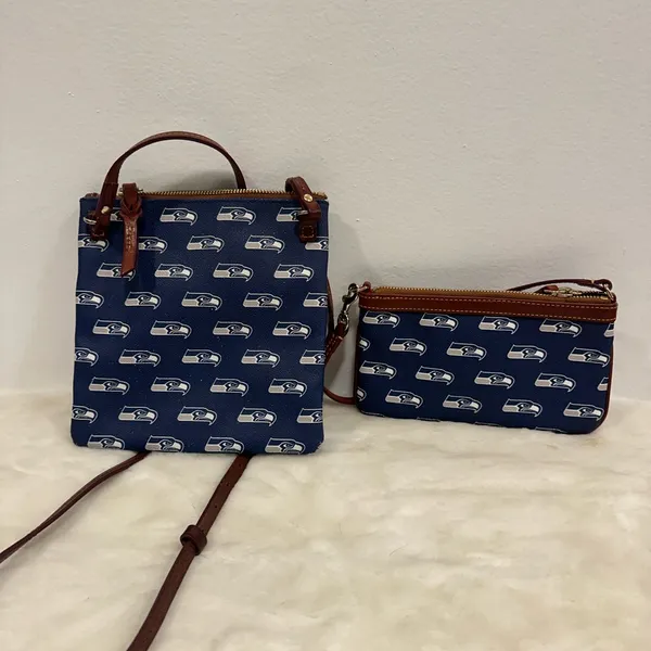 Dooney & Bourke Seattle Seahawks NFL Navy Logo Crossbody and Wristlet Set! - Image 5