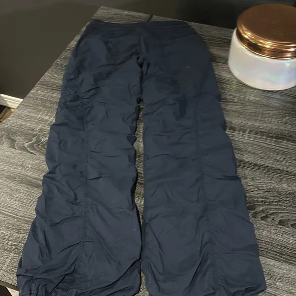 Lululemon dance studio jogger size 6 reg - Image 3