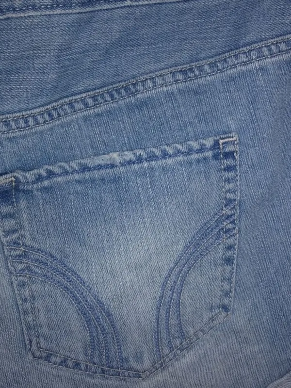 HOLLISTER 9 29 Light Wash Denim Button Fly Jeans Shorts - Image 4