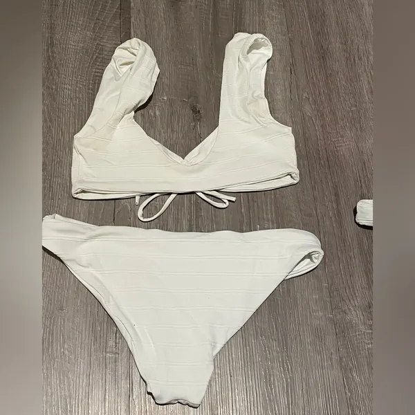 L Space White Bikini - Image 2